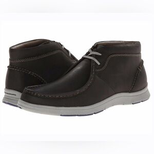 Clarks Milloy Black Leather Chukka Mid Boot size 8.5